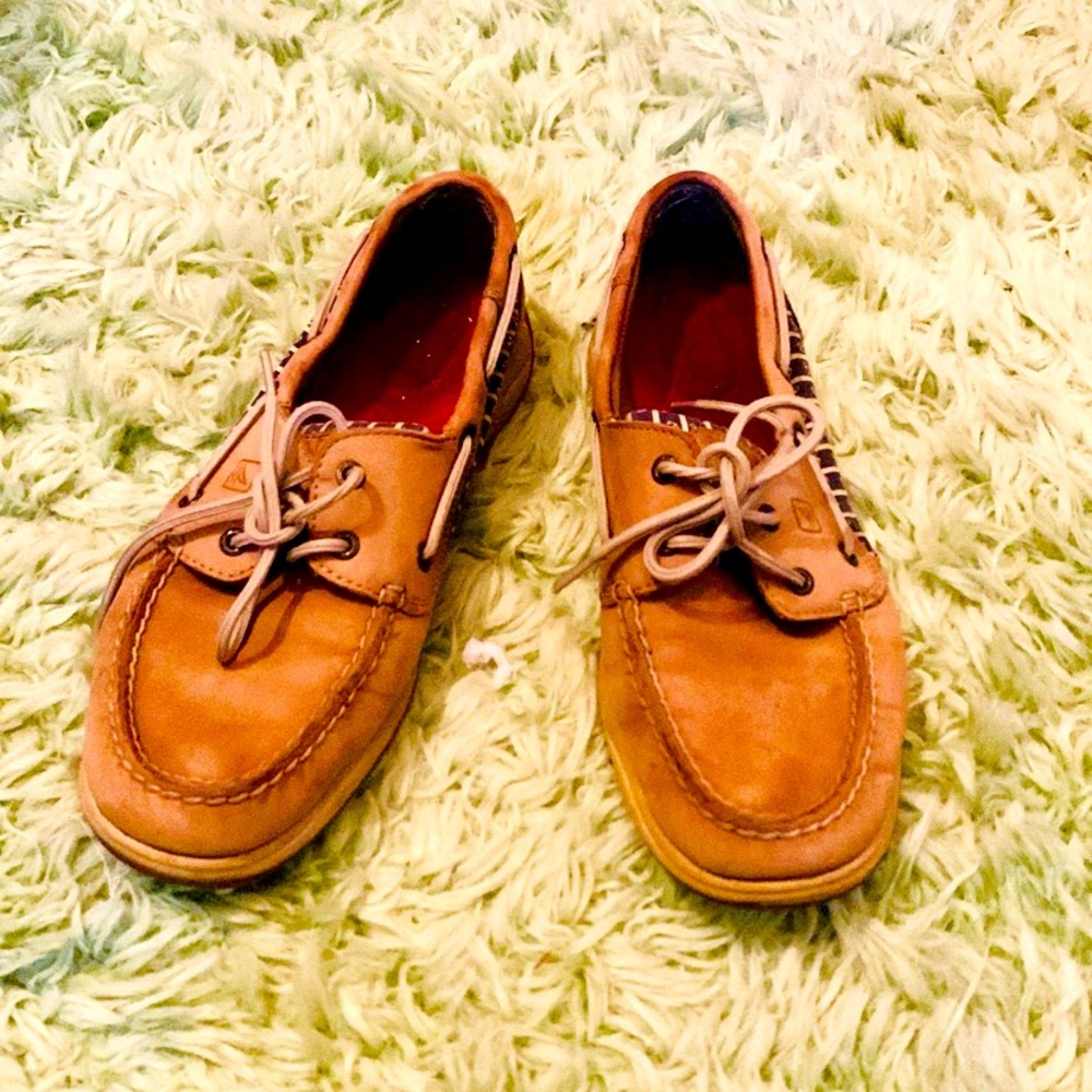 Sperry Topsider boat loafer shoes tan and navy anchors nautical preppy